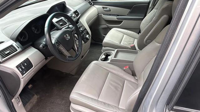 Photo of 2011 Polished Metal Metallic Honda Odyssey