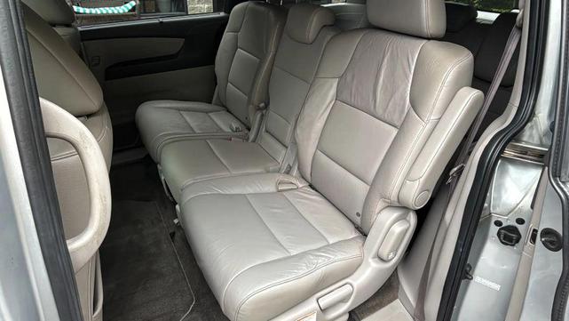 Photo of 2011 Polished Metal Metallic Honda Odyssey