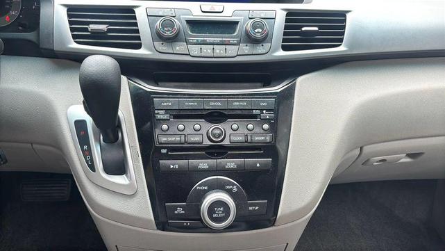 Photo of 2011 Polished Metal Metallic Honda Odyssey