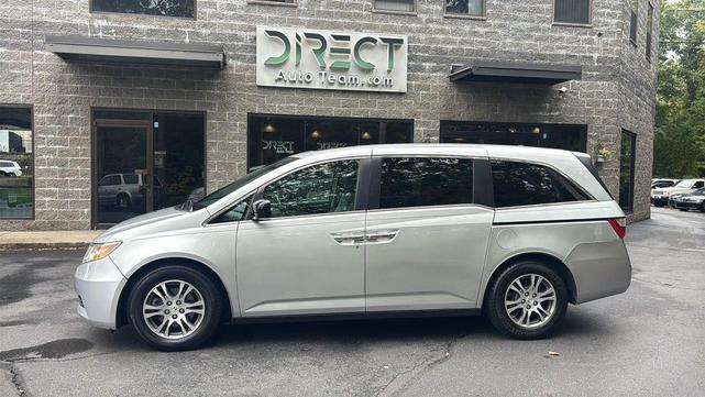 Photo of 2011 Polished Metal Metallic Honda Odyssey