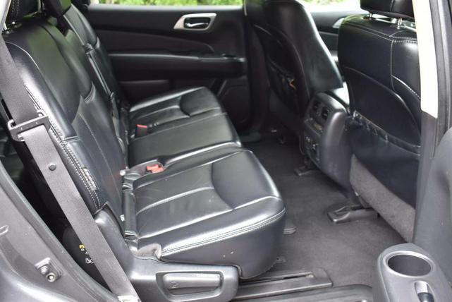 Photo of 2019 Gun Metallic Nissan Pathfinder