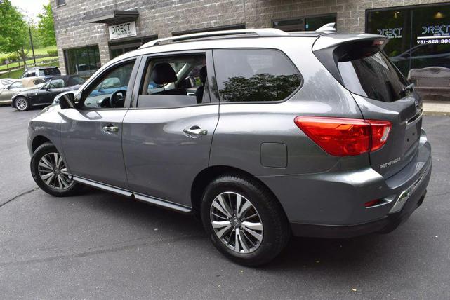 Photo of 2019 Gun Metallic Nissan Pathfinder