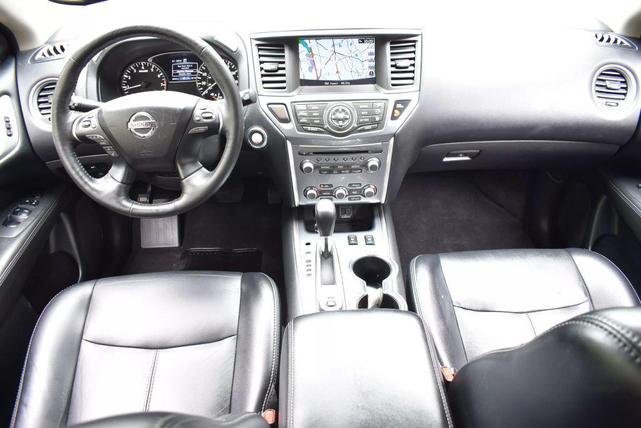 Photo of 2019 Gun Metallic Nissan Pathfinder