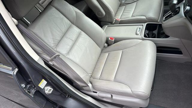 Photo of 2012 Gray Honda CR-V