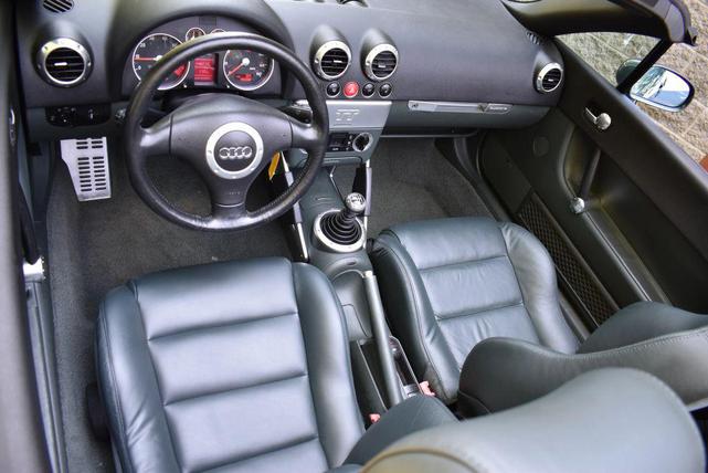 Photo of 2001 Desert Green Pearl Effect Audi TT