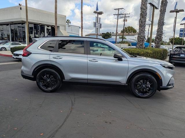 Photo of 2025 Silver Honda CR-V Hybrid