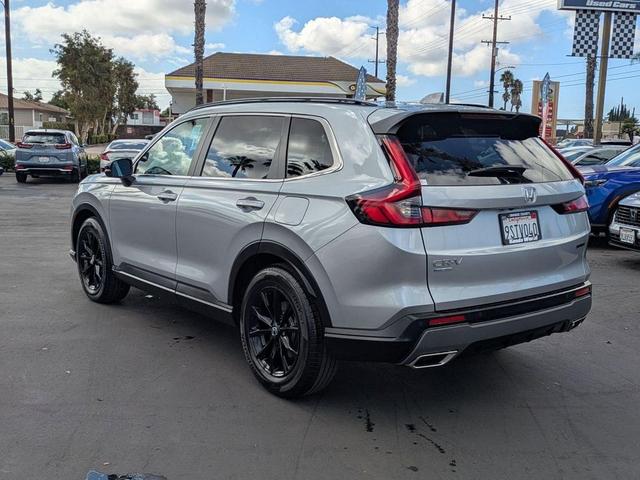 Photo of 2025 Silver Honda CR-V Hybrid