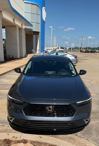 Photo of 2025 Meteorite Gray Metallic Honda Accord Hybrid