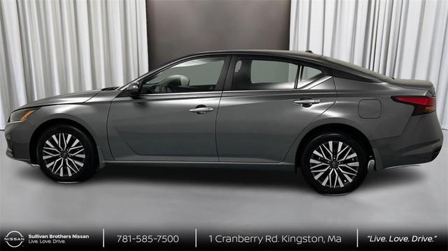 Photo of 2023 Gun Metallic Nissan Altima
