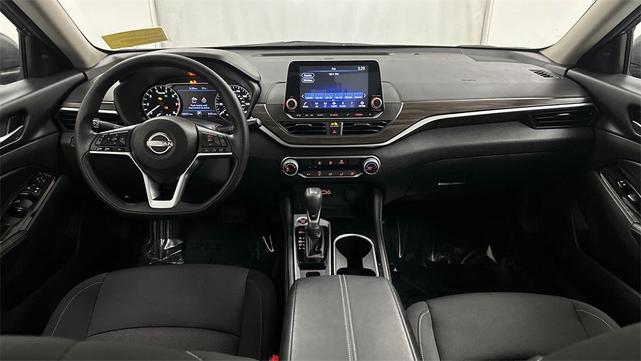 Photo of 2023 Gun Metallic Nissan Altima