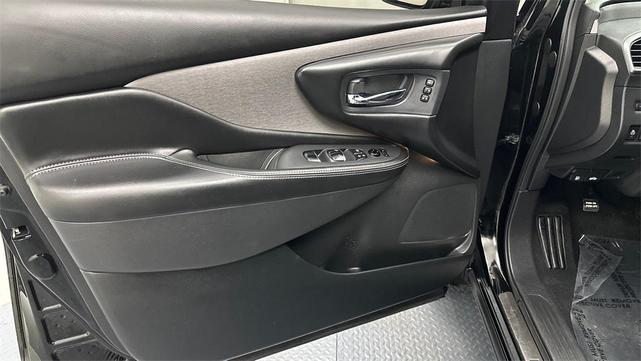 Photo of 2021 Magnetic Black Pearl Nissan Murano