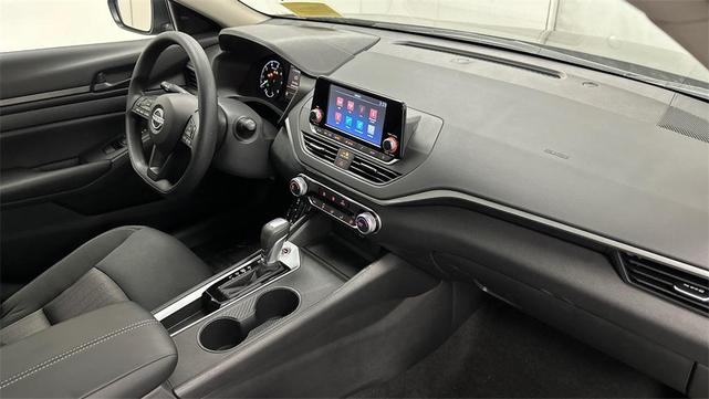 Photo of 2024 Super Black Nissan Altima