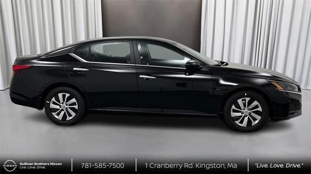 Photo of 2024 Super Black Nissan Altima