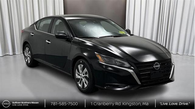Photo of 2024 Super Black Nissan Altima
