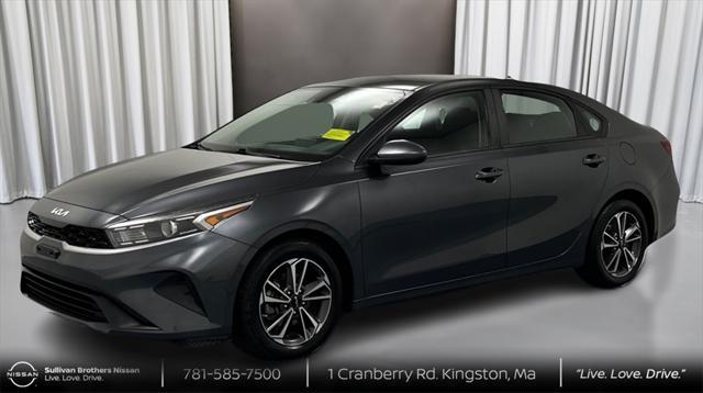 Photo of 2022 Gravity Gray Kia Forte