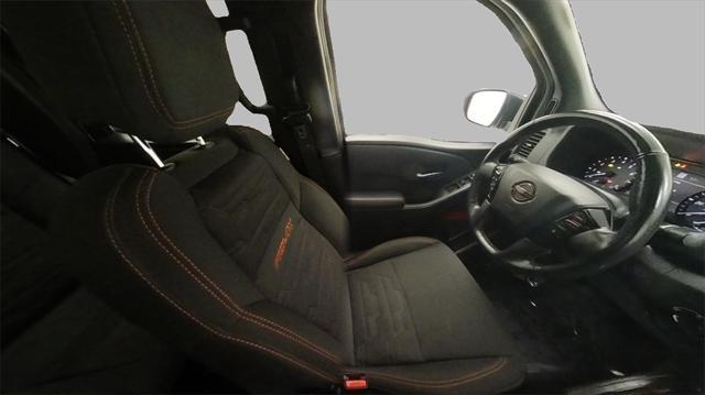 Photo of 2023 Glacier White Nissan Frontier