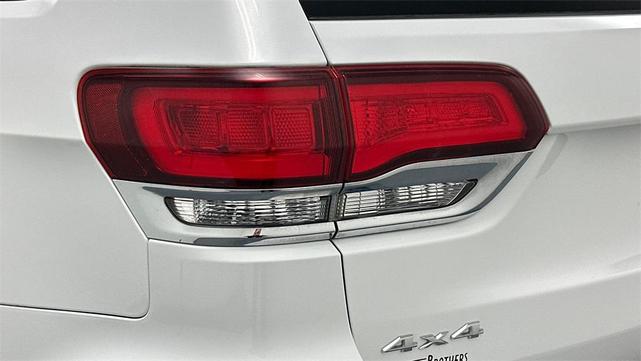 Photo of 2020 Bright White Clearcoat Jeep Grand Cherokee