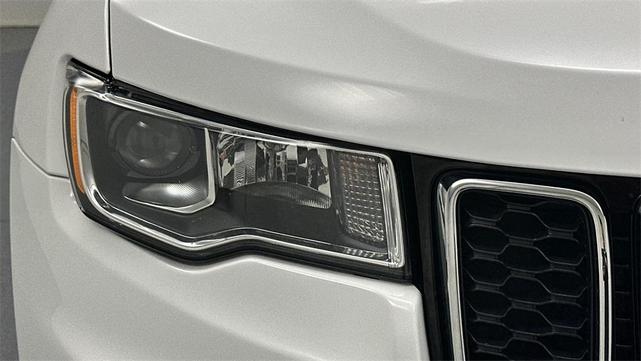 Photo of 2020 Bright White Clearcoat Jeep Grand Cherokee