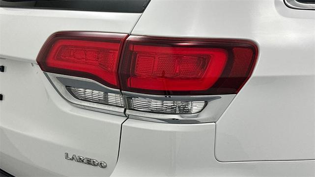 Photo of 2020 Bright White Clearcoat Jeep Grand Cherokee