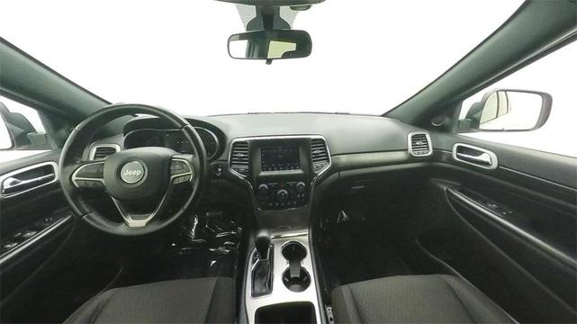 Photo of 2020 Bright White Clearcoat Jeep Grand Cherokee