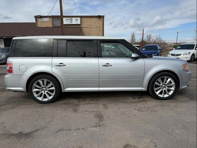 Photo of 2011 Ingot Silver Metallic Ford Flex