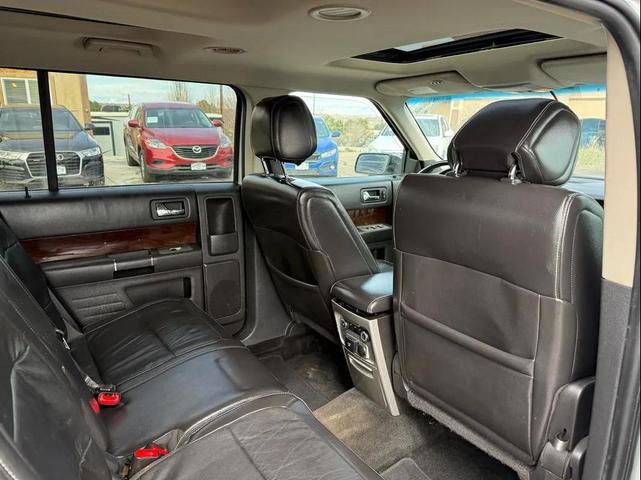 Photo of 2011 Ingot Silver Metallic Ford Flex