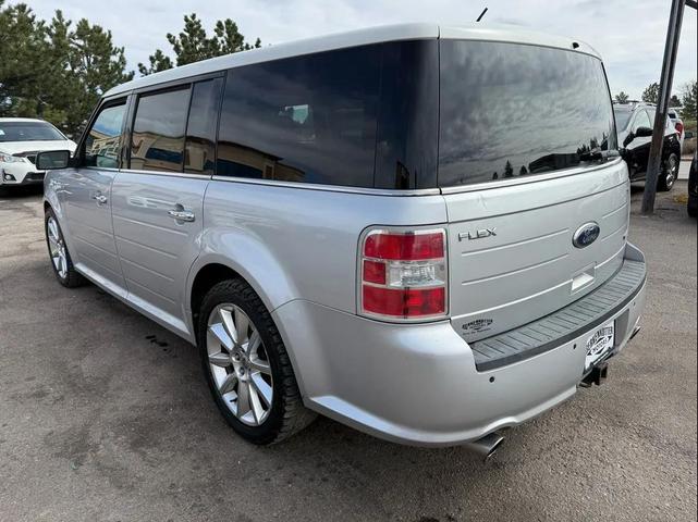 Photo of 2011 Ingot Silver Metallic Ford Flex