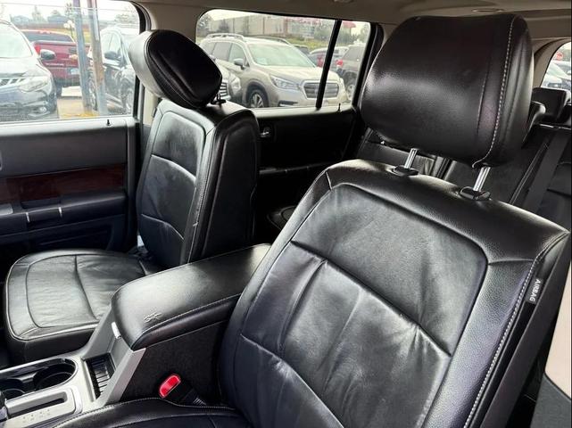 Photo of 2011 Ingot Silver Metallic Ford Flex