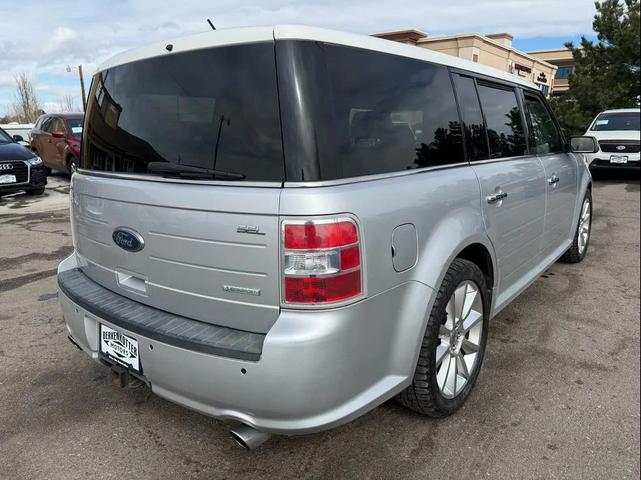 Photo of 2011 Ingot Silver Metallic Ford Flex