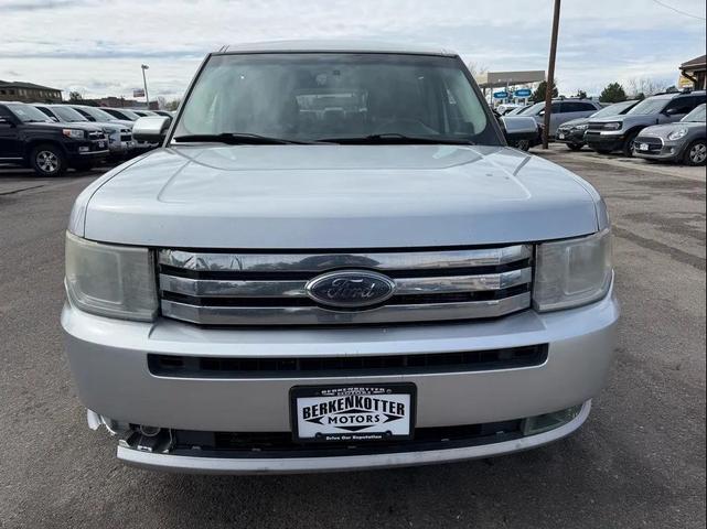 Photo of 2011 Ingot Silver Metallic Ford Flex