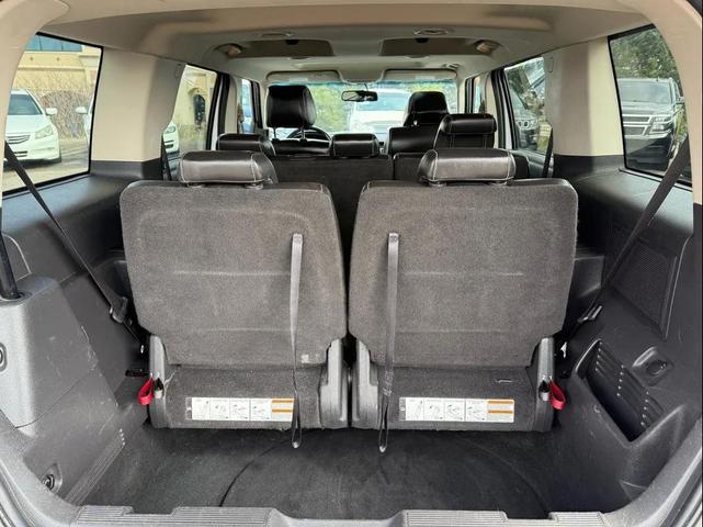 Photo of 2011 Ingot Silver Metallic Ford Flex
