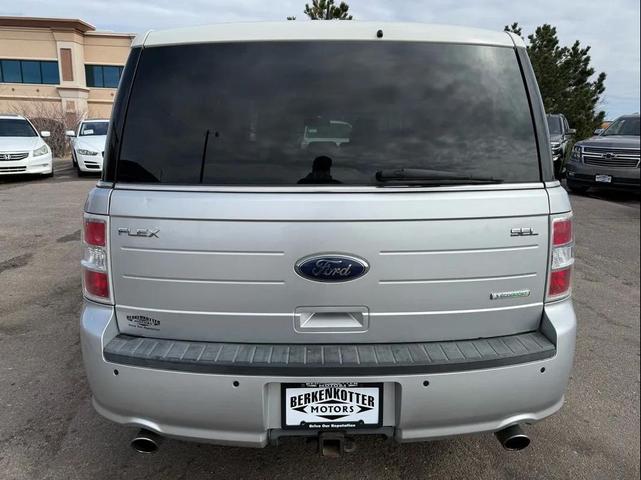 Photo of 2011 Ingot Silver Metallic Ford Flex