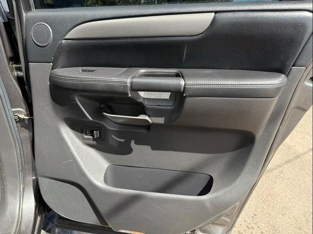 Photo of 2008 Gray Nissan Armada