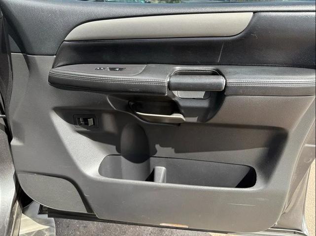 Photo of 2008 Gray Nissan Armada