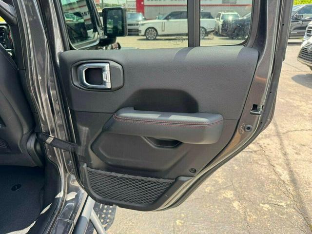 Photo of 2021 Granite Crystal Clearcoat Metallic Jeep Gladiator