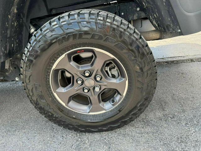 Photo of 2021 Granite Crystal Clearcoat Metallic Jeep Gladiator