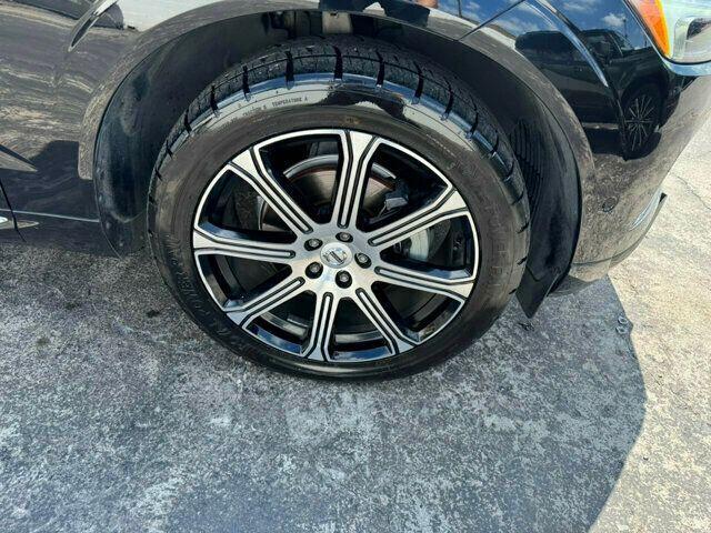 Photo of 2021 Onyx Black Metallic Volvo XC60