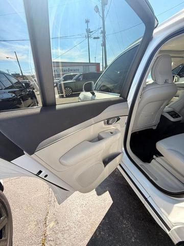 Photo of 2024 Crystal White Metallic Volvo XC90