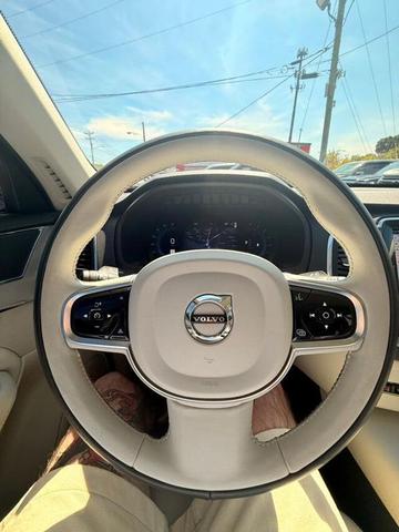 Photo of 2024 Crystal White Metallic Volvo XC90