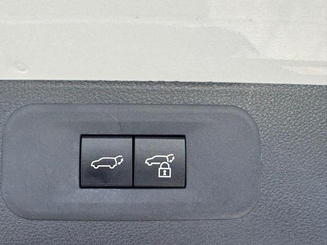 Photo of 2024 Wind Chill Pearl Lexus TX 350