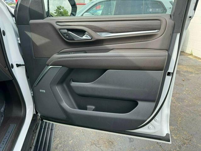 Photo of 2022 Summit White GMC Yukon