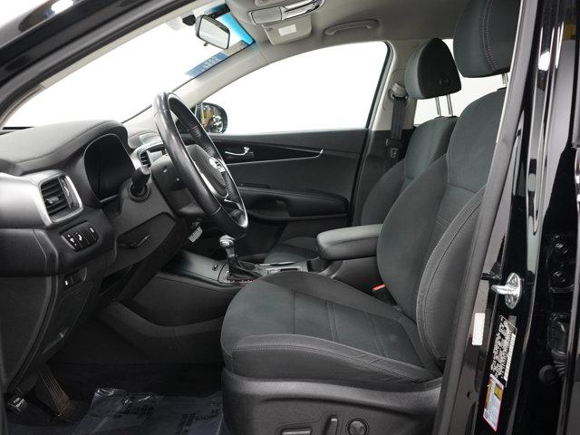 Photo of 2020 Ebony Black Kia Sorento