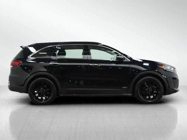 Photo of 2020 Ebony Black Kia Sorento
