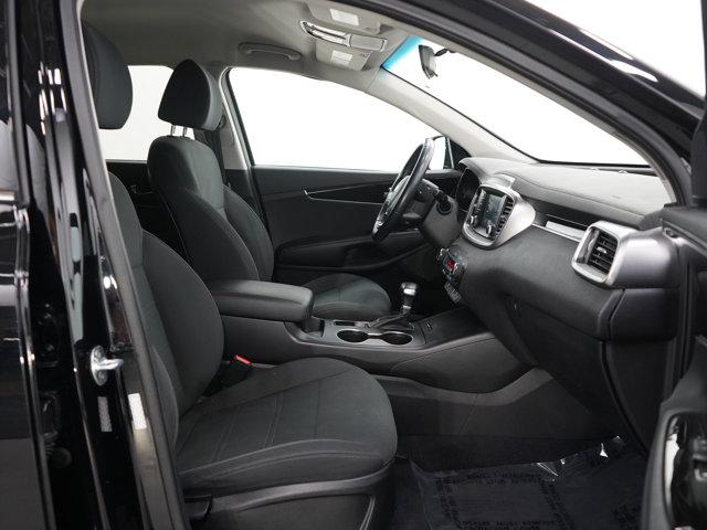 Photo of 2020 Ebony Black Kia Sorento