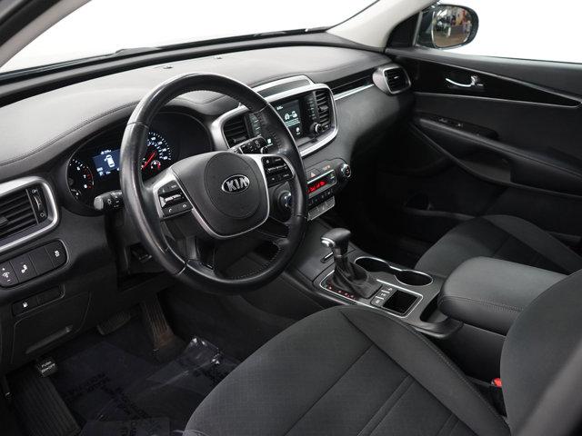 Photo of 2020 Ebony Black Kia Sorento