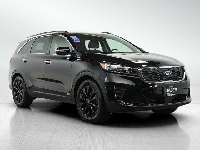 Photo of 2020 Ebony Black Kia Sorento