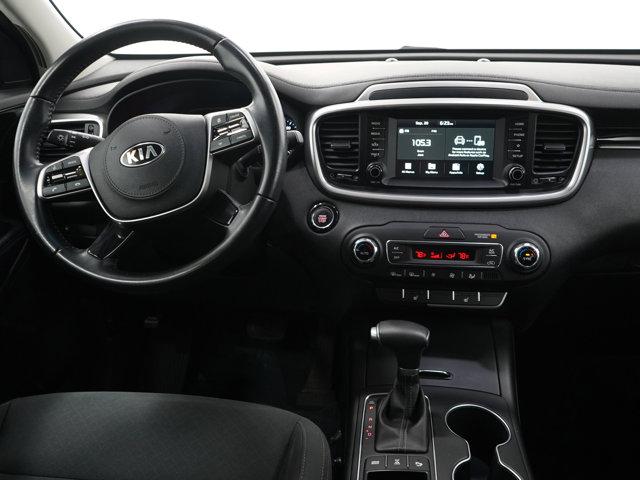 Photo of 2020 Ebony Black Kia Sorento