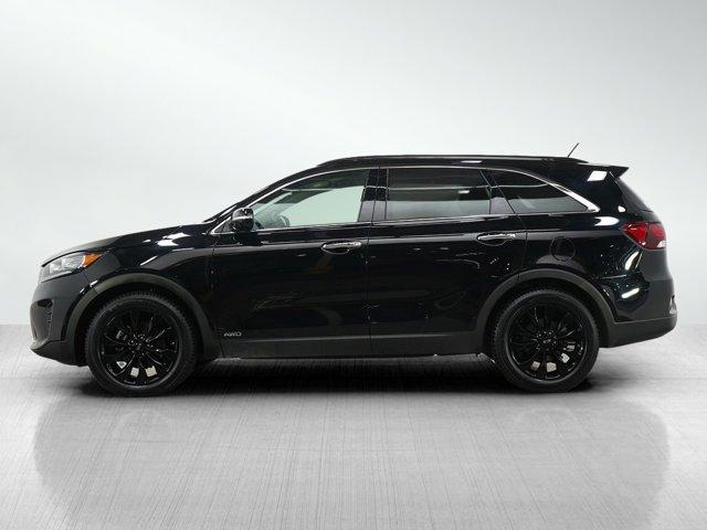 Photo of 2020 Ebony Black Kia Sorento