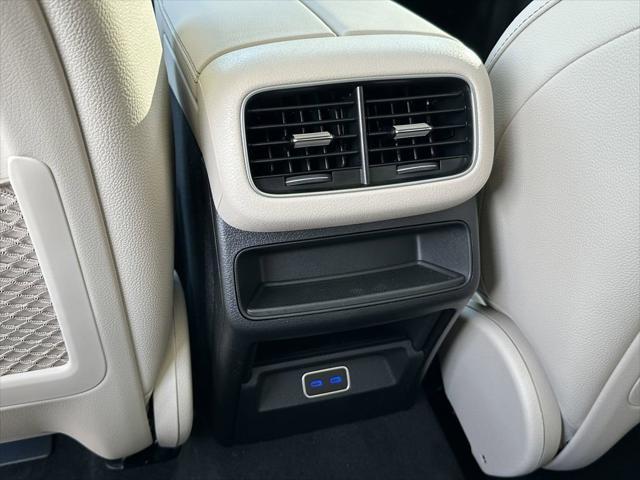 Photo of 2025 White Mercedes-Benz GLE 350