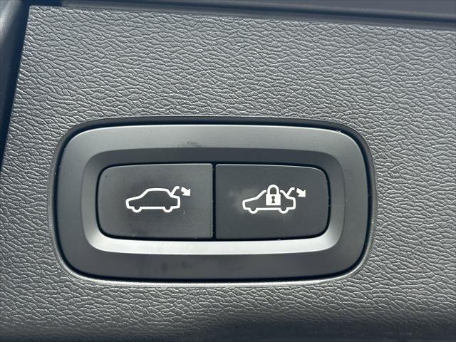 Photo of 2020 Gray Volvo XC60